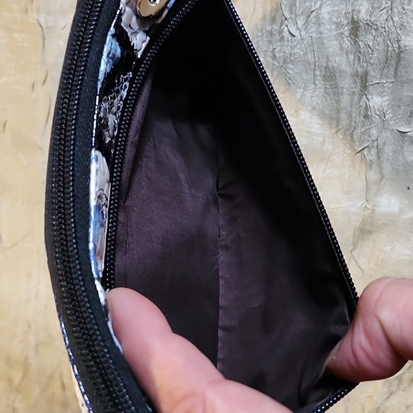 NWOT Floral and Animal.Print Wristlet - Picture 3 of 11